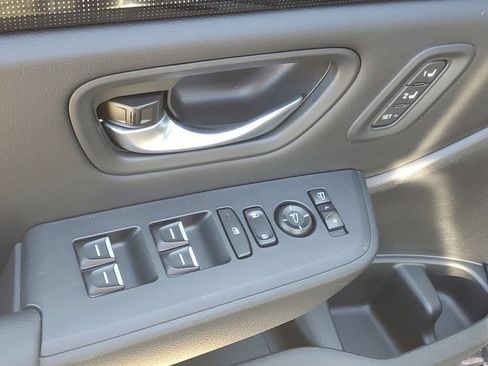 Used 2025 Honda Pilot Black Edition image 10