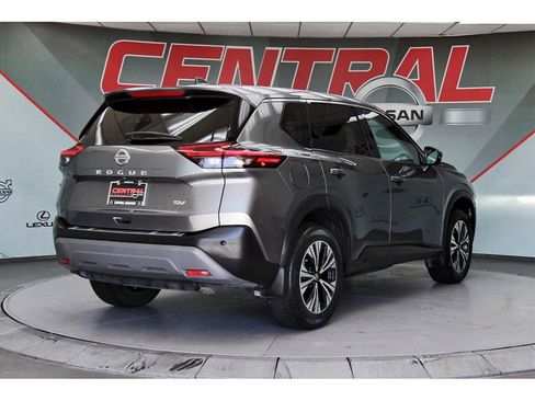Certified 2021 Nissan Rogue SV image 5