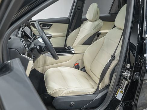 Used 2023 Mercedes-Benz GLC 300 4MATIC image 15