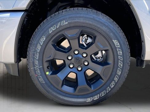 New 2026 RAM 1500 4x4 Crew Cab image 32