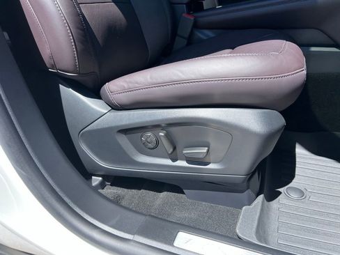 Used 2025 Ford Explorer Platinum w/ LUX Leather Package AWD/4WD image 24