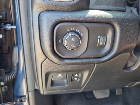 Used 2020 RAM 1500 Big Horn AWD/4WD image 25