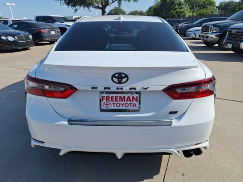 Used 2024 Toyota Camry SE w/ Convenience Package FWD image 5