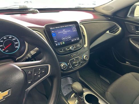 Used 2022 Chevrolet Malibu LS FWD image 20