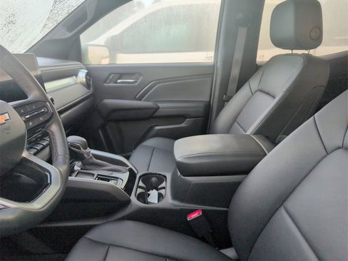 Certified 2024 Chevrolet Colorado LT w/ LT Convenience Package III image 2