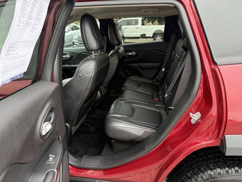 Used 2014 Jeep Cherokee Trailhawk w/ Leather Interior Group AWD/4WD image 17