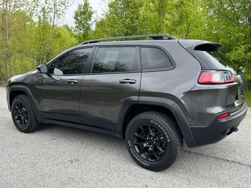 Used 2022 Jeep Cherokee Latitude AWD/4WD image 8