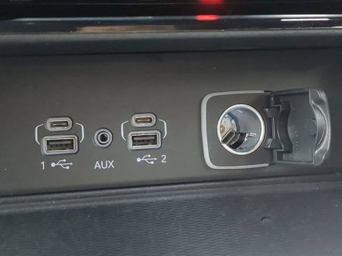 Certified 2025 Jeep Grand Cherokee Altitude AWD/4WD image 27