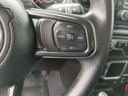 Used 2021 Jeep Gladiator Sport image 13