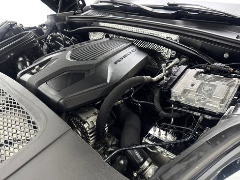 Used 2024 Porsche Macan AWD/4WD image 74