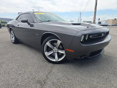 Used 2018 Dodge Challenger R/T RWD image 1