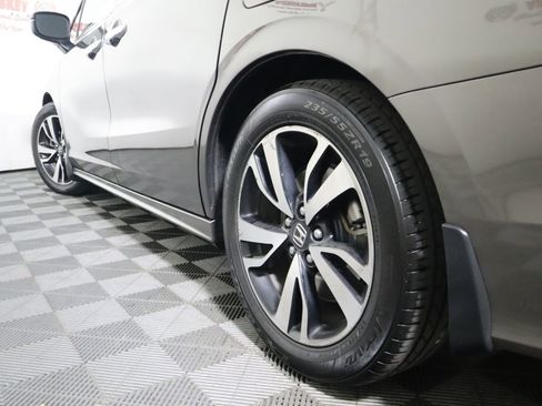 Used 2018 Honda Odyssey Elite image 9