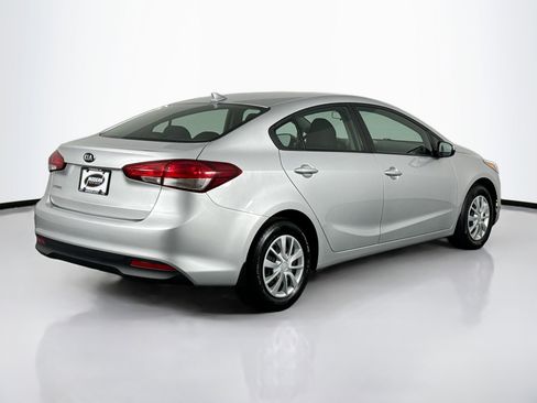 Used 2018 Kia Forte LX image 11