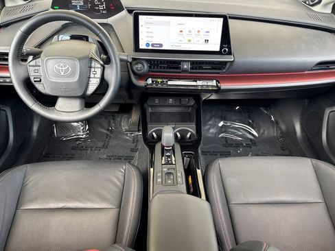 Used 2023 Toyota Prius Prime Premium FWD image 17