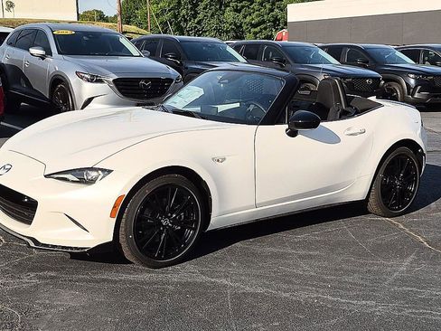New 2026 MAZDA MX-5 Miata Club w/ Interior Package RWD image 36