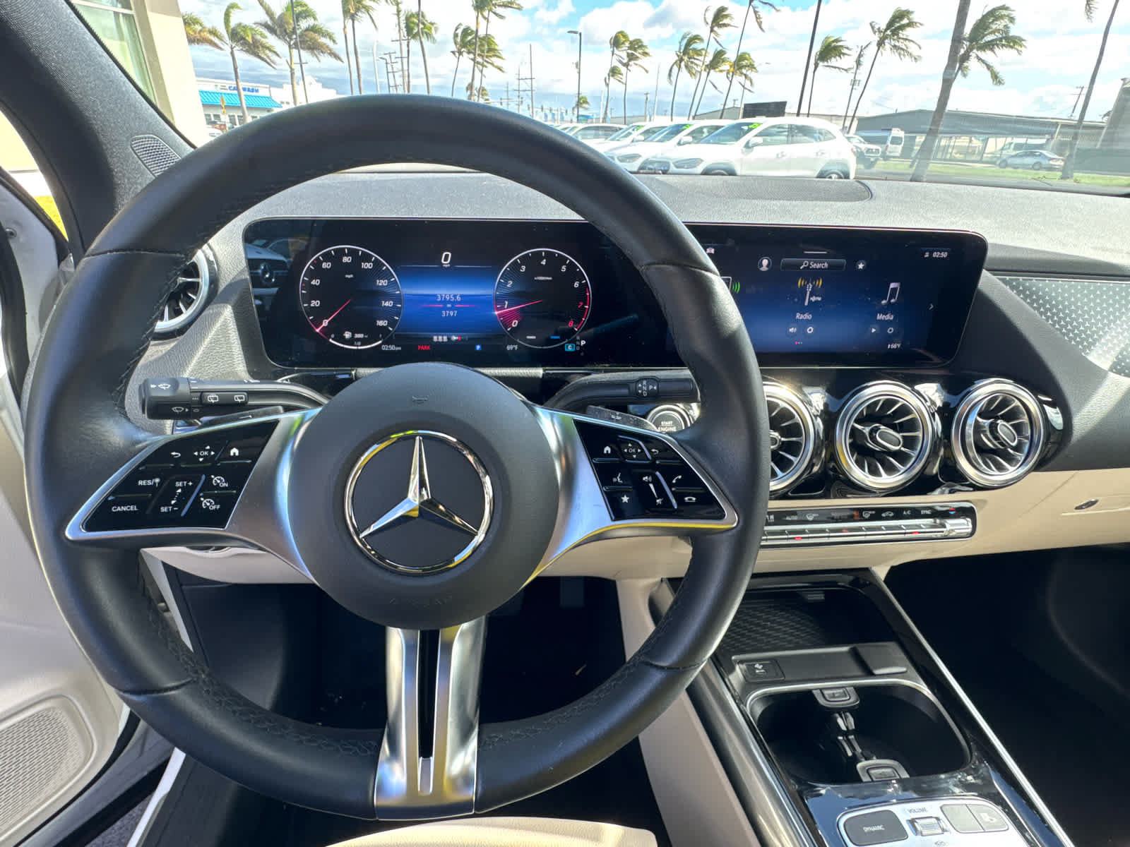 Used 2025 Mercedes-Benz GLA 250 4MATIC image 20