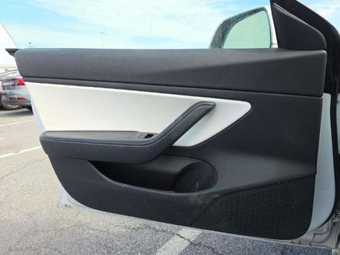 Used 2019 Tesla Model 3 Performance image 9