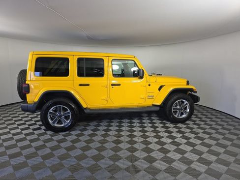 Used 2019 Jeep Wrangler Unlimited Sahara w/ Uconnect 4C Nav & Sound Group AWD/4WD image 6