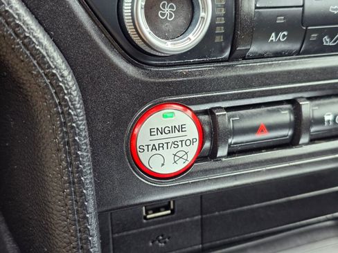 Used 2017 Ford Mustang EcoBoost image 31