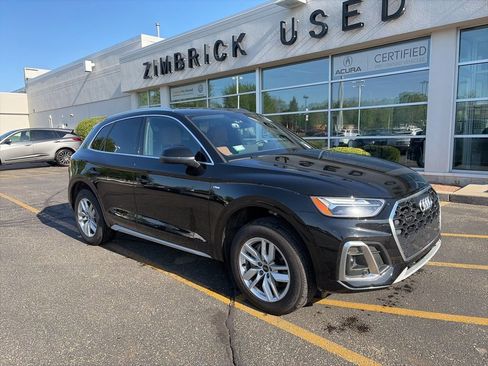Used 2023 Audi Q5 2.0T Premium w/ Convenience Package AWD/4WD image 2