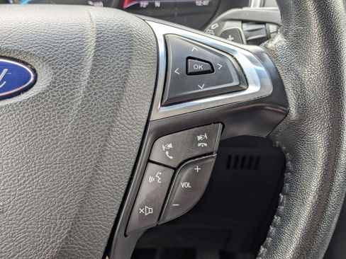 Used 2017 Ford Edge Titanium FWD image 20