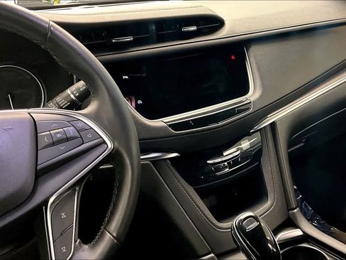 Used 2022 Cadillac XT5 Luxury image 12