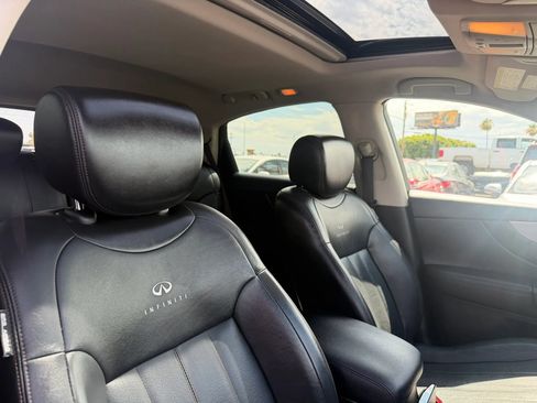 Used 2011 INFINITI FX35 AWD image 29