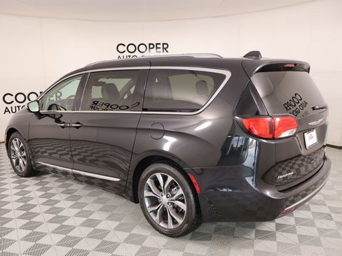 Used 2017 Chrysler Pacifica Limited w/ Tire & Wheel Group image 25