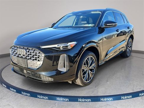 Used 2025 Audi Q5 Premium Plus w/ Premium Plus image 1