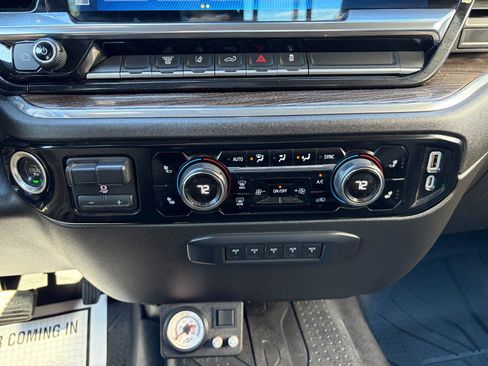 Used 2024 Chevrolet Silverado 3500 LT w/ Convenience Package image 15