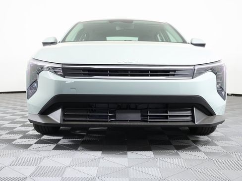 New 2025 Kia K4 LXS image 2