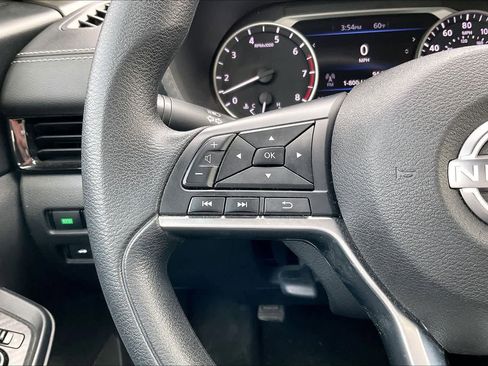 Used 2024 Nissan Sentra SV FWD image 24