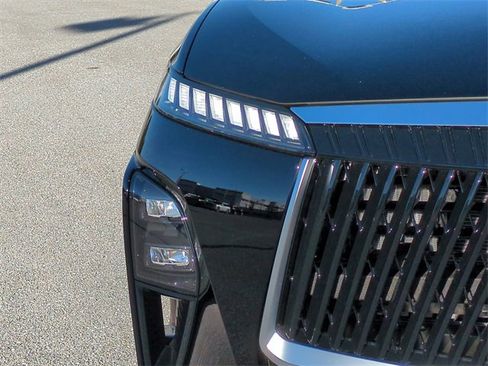 New 2026 INFINITI QX80 Luxe image 10