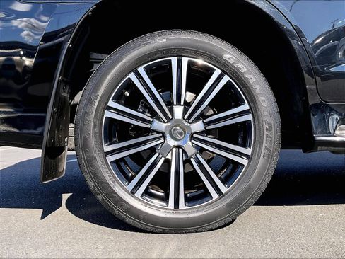 Used 2020 Lexus LX 570 4WD w/ Luxury Package image 11