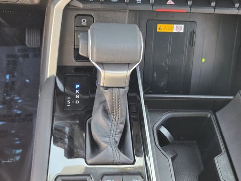 Certified 2024 Toyota Sequoia Platinum image 18