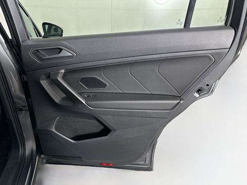 Used 2021 Volkswagen Tiguan SEL Premium R-Line image 31