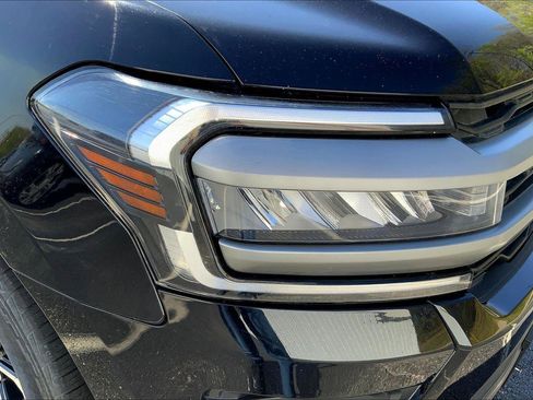 Used 2024 Ford Expedition XLT image 27