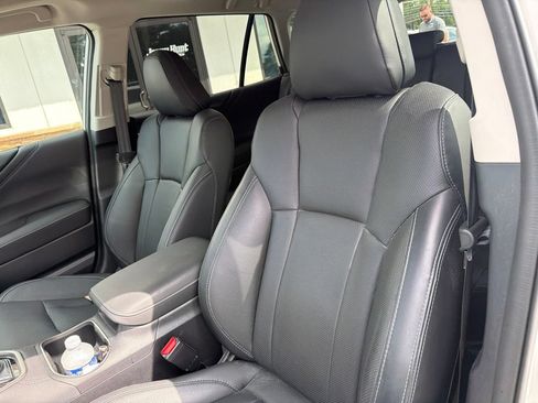Used 2025 Subaru Outback Touring XT w/ Popular Package #2 AWD/4WD image 3