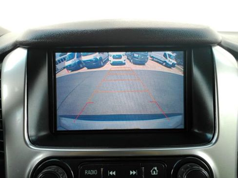 Used 2016 Chevrolet Suburban LT RWD image 8