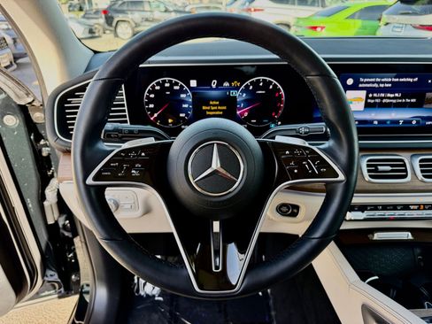 Used 2024 Mercedes-Benz GLS 450 4MATIC image 30