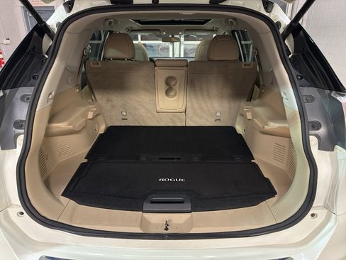 Used 2016 Nissan Rogue SL w/ SL Premium Package image 32