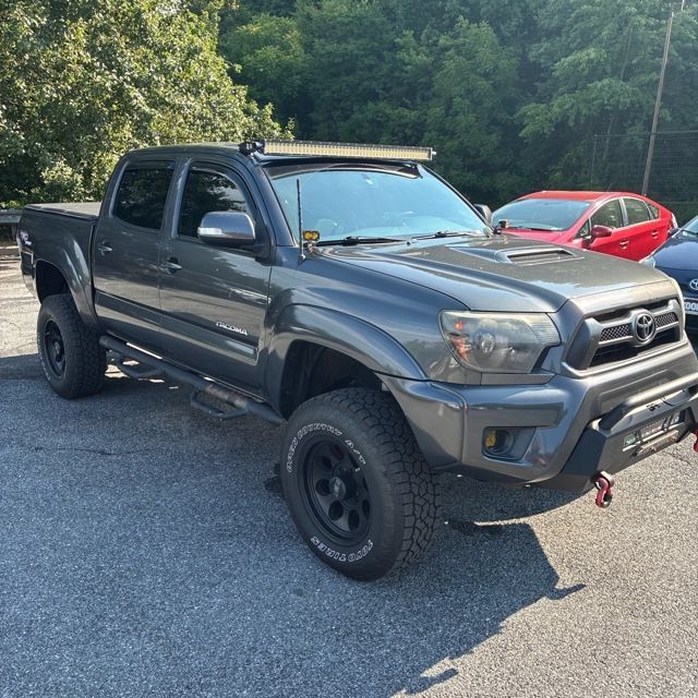 Used 2013 Toyota Tacoma 4x4 Double Cab w/ TRD Sport Pkg image 3