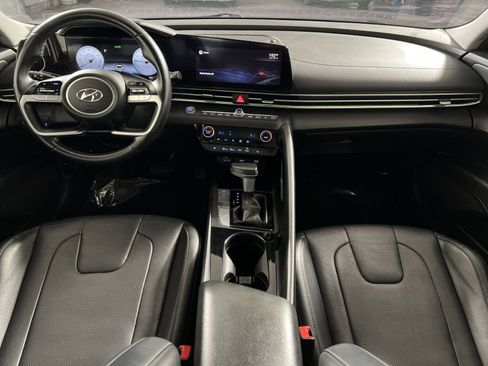 Used 2022 Hyundai Elantra Limited image 21