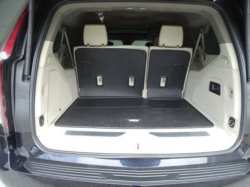 Certified 2024 Cadillac Escalade ESV Premium Luxury Platinum w/ LPO, Floor Liner Package AWD/4WD image 25