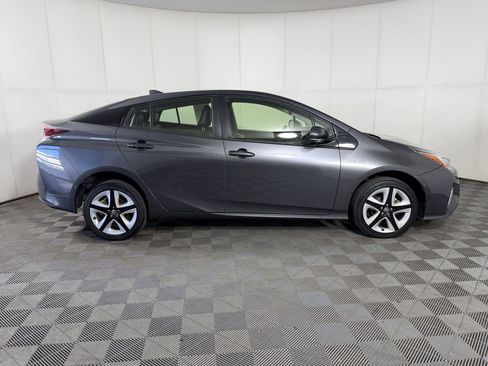 Used 2018 Toyota Prius Three Touring FWD image 8