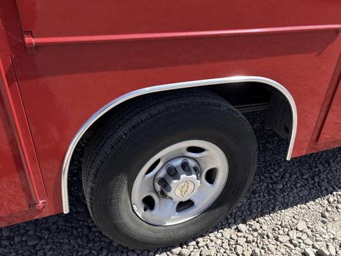 Used 2005 Chevrolet Express 3500 RWD image 22