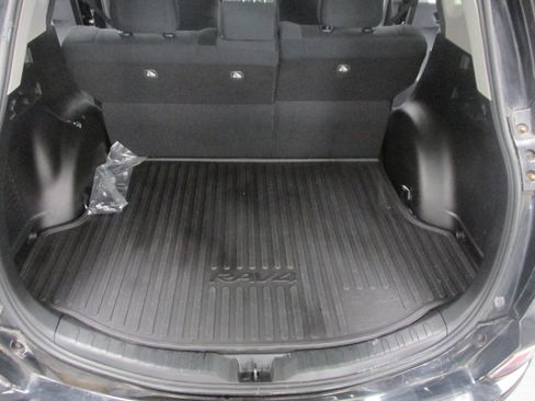 Used 2018 Toyota RAV4 LE w/ All Weather Liner Package AWD/4WD image 22