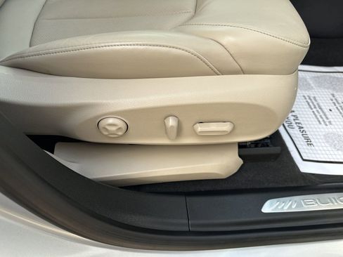 Used 2017 Buick Envision Premium image 40