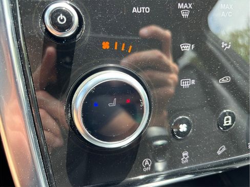 Used 2021 Land Rover Discovery Sport SE image 35