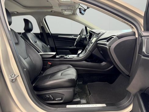 Used 2016 Ford Fusion Energi Titanium FWD image 16